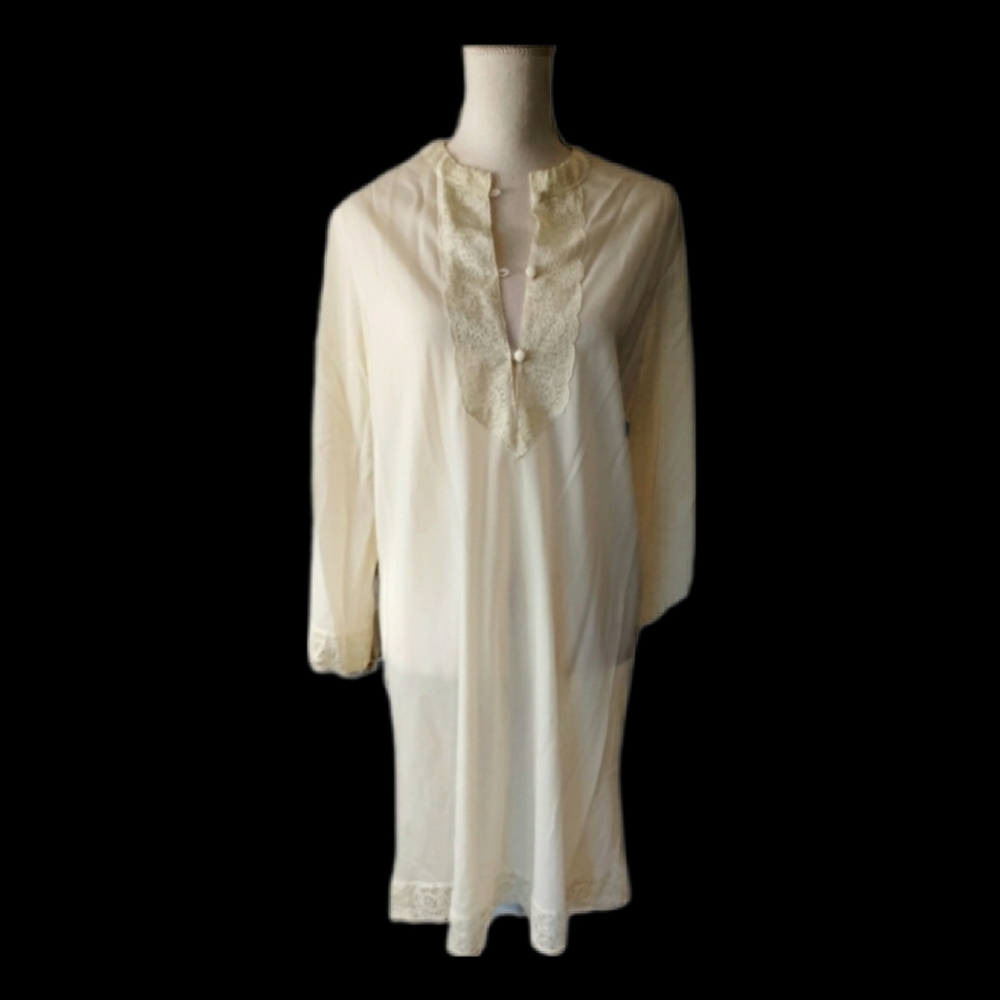 Ivory lace trim negligee